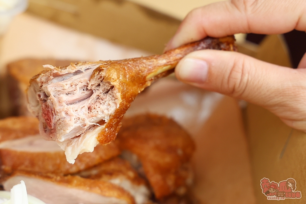【台南美食】扒趴鴨安平店:先滷後炸扒趴香酥鴨,皮酥肉嫩還會噴汁,隱藏版鴨肉串更是必點~