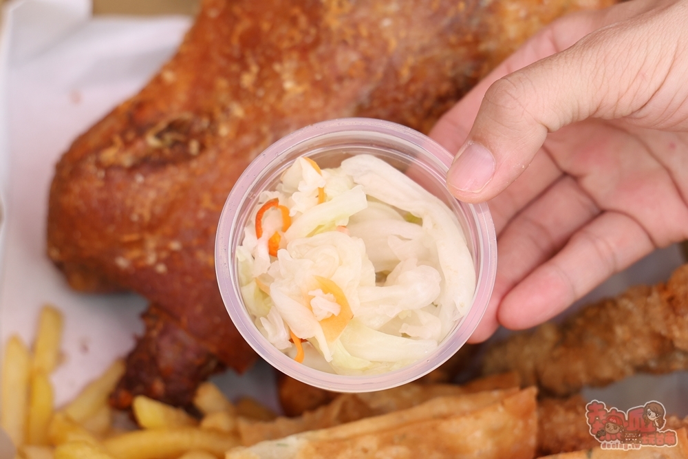 【台南美食】扒趴鴨安平店:先滷後炸扒趴香酥鴨,皮酥肉嫩還會噴汁,隱藏版鴨肉串更是必點~