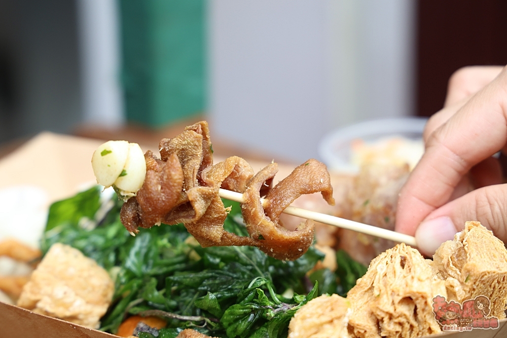 【台南美食】扒趴鴨安平店:先滷後炸扒趴香酥鴨,皮酥肉嫩還會噴汁,隱藏版鴨肉串更是必點~
