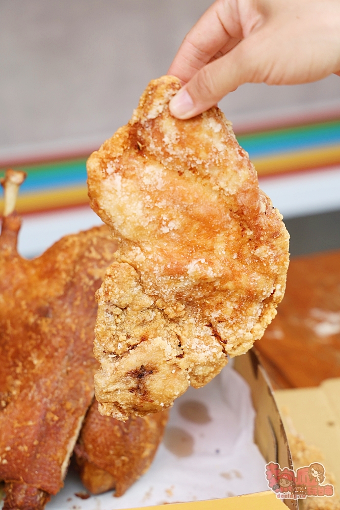 【台南美食】扒趴鴨安平店:先滷後炸扒趴香酥鴨,皮酥肉嫩還會噴汁,隱藏版鴨肉串更是必點~