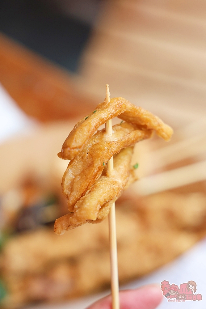【台南美食】扒趴鴨安平店:先滷後炸扒趴香酥鴨,皮酥肉嫩還會噴汁,隱藏版鴨肉串更是必點~
