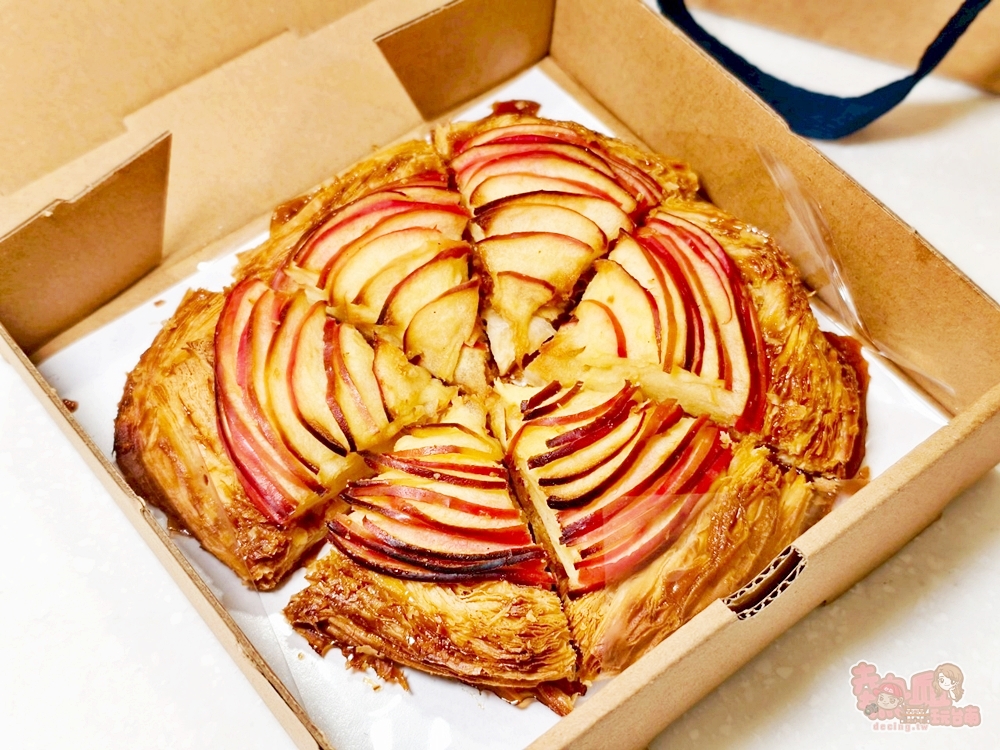 【台南甜點】LIFFLY滿滿手作甜點:心目中台南最強蘋果派,迷人的焦糖香氣加上脆酥的餅皮,好吃到會掉眼淚~