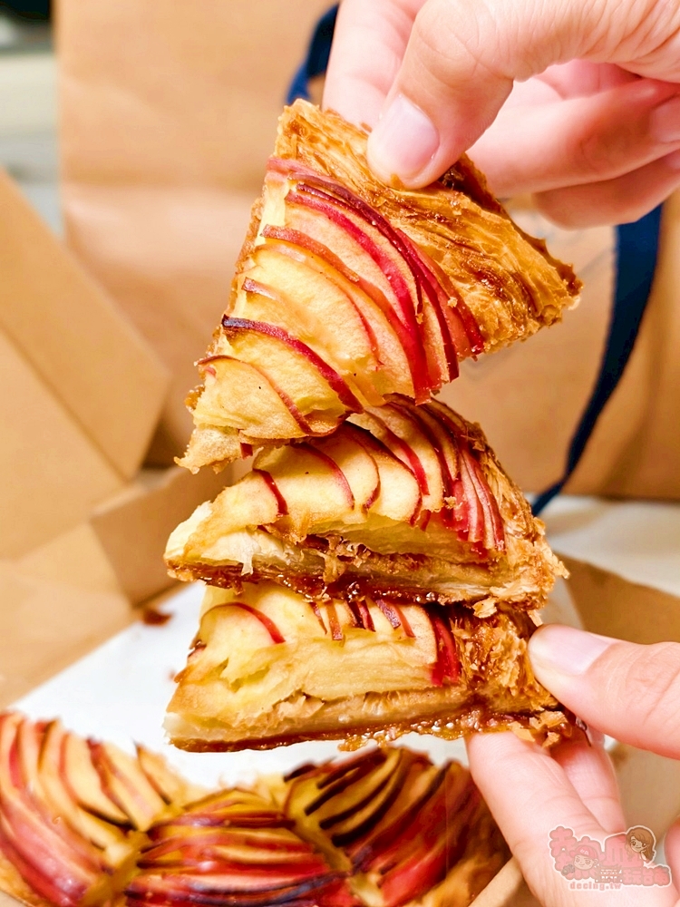 【台南甜點】LIFFLY滿滿手作甜點:心目中台南最強蘋果派,迷人的焦糖香氣加上脆酥的餅皮,好吃到會掉眼淚~