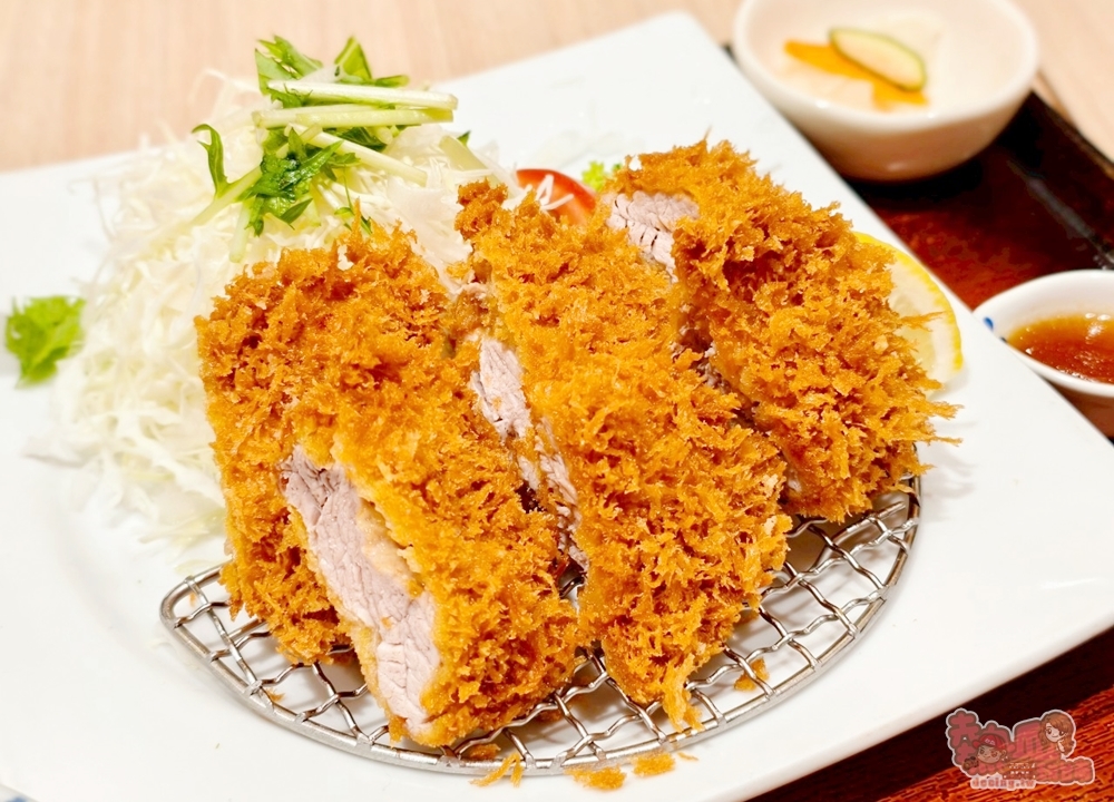 【台南美食】大戶屋:百貨公司日料定食首選大戶屋,定食好吃選擇多,月光米,味噌湯,高麗菜絲吃到飽~