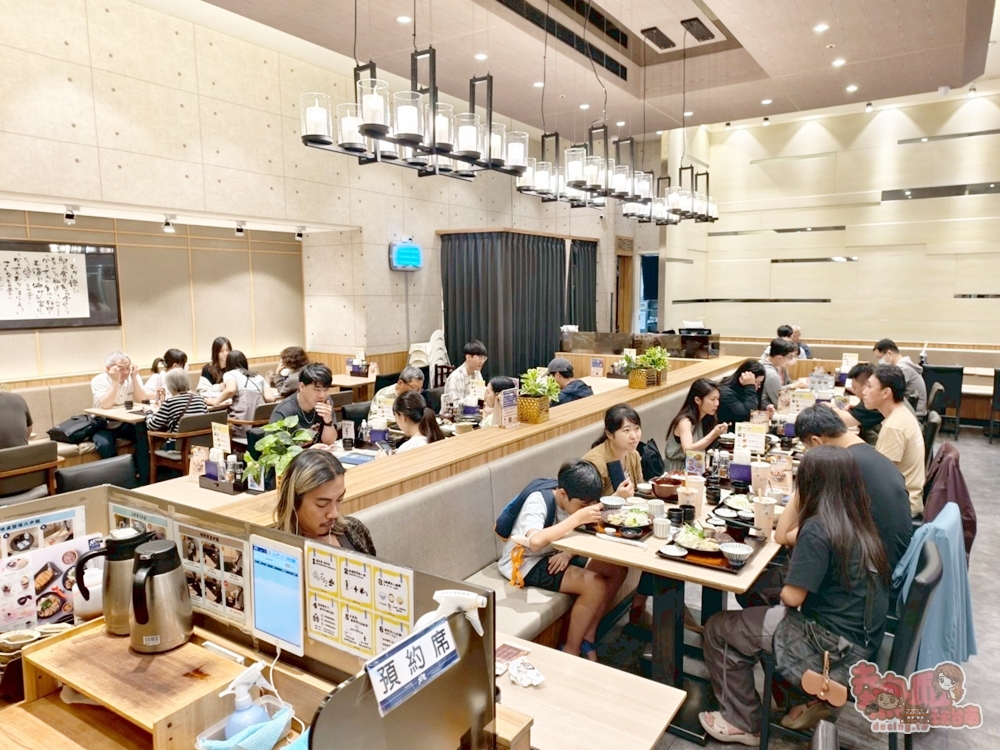 【台南美食】大戶屋:百貨公司日料定食首選大戶屋,定食好吃選擇多,月光米,味噌湯,高麗菜絲吃到飽~