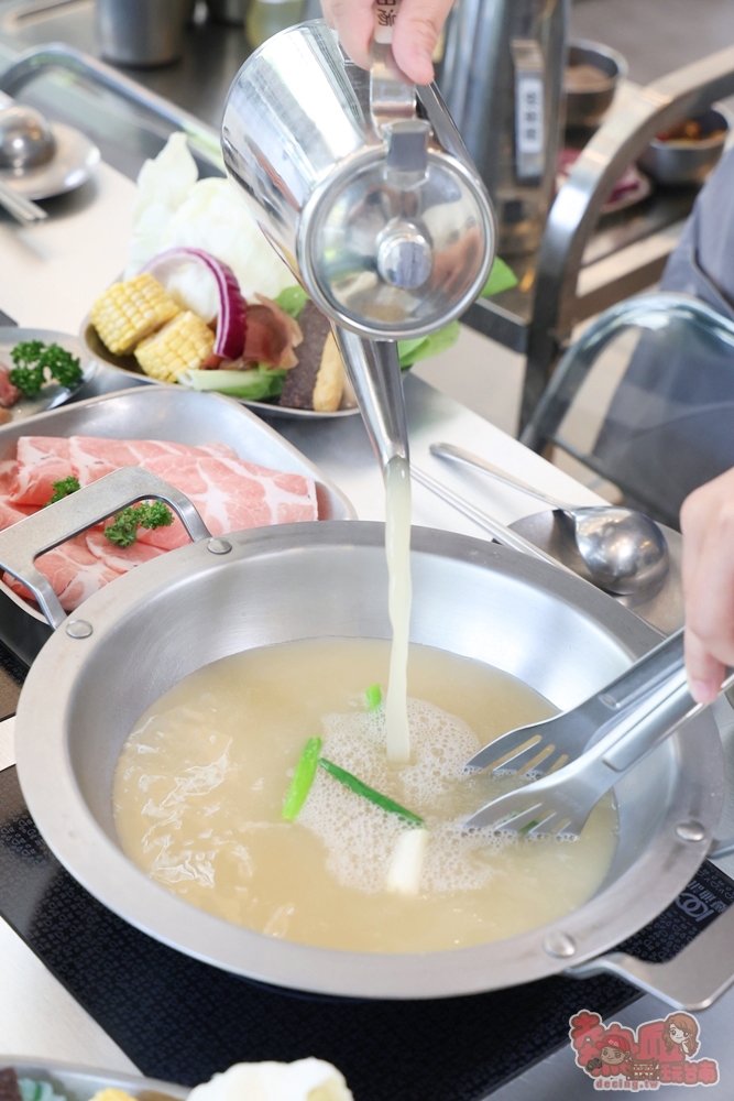 【台南火鍋】花澤鍋物:全台唯一拉麵石頭火鍋,韓系風格火鍋店,吃鍋還享蔬食/飲料/冰品吃到飽~