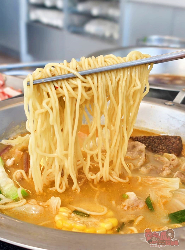 【台南火鍋】花澤鍋物:全台唯一拉麵石頭火鍋,韓系風格火鍋店,吃鍋還享蔬食/飲料/冰品吃到飽~