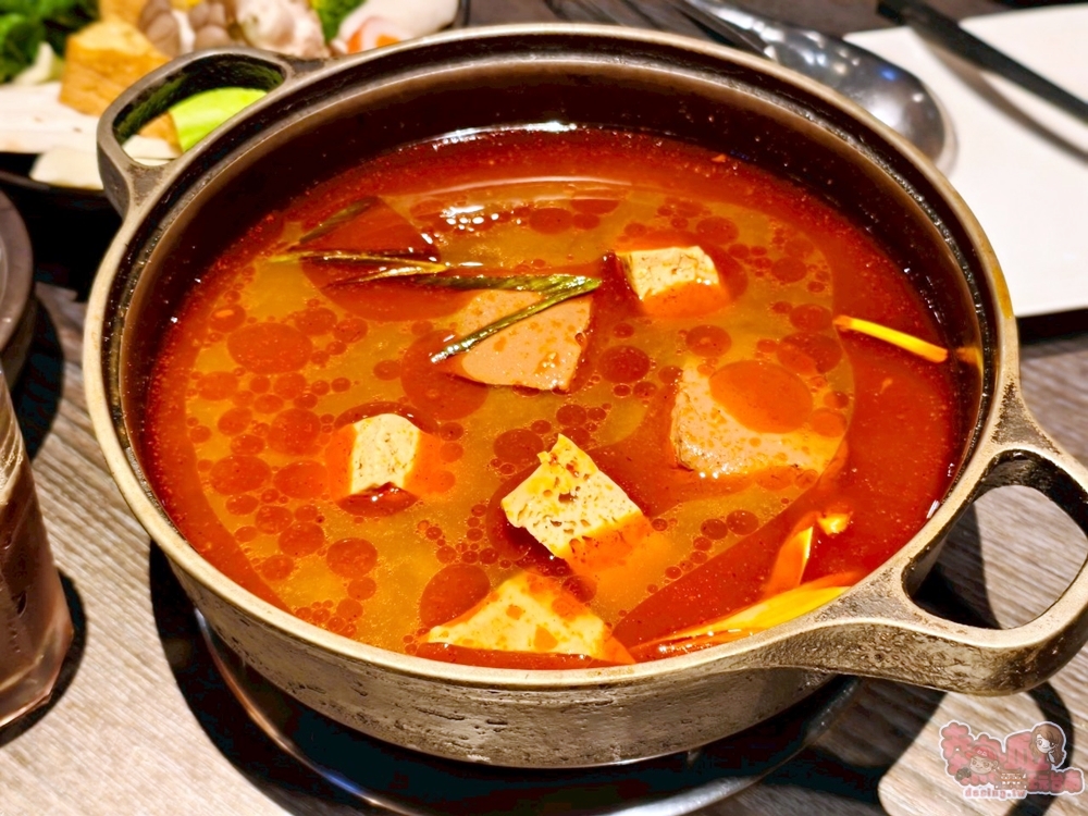 【台南火鍋】輕井澤鍋物台南店:百坪以上禪學建築風格,台南人氣最高平價鍋物,眾網友推CP值最高~