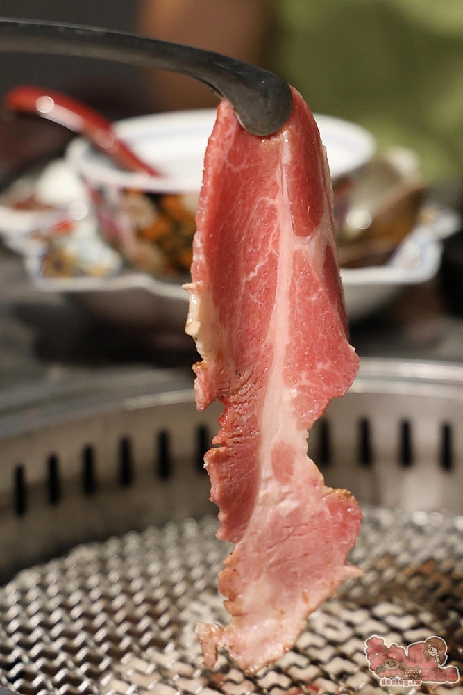 【台南美食】燒肉擔當:台南高級日式燒肉專賣,滷肉飯竟然能吃到超大塊和牛,創意質感燒肉新吃法,還有桌邊代烤服務~