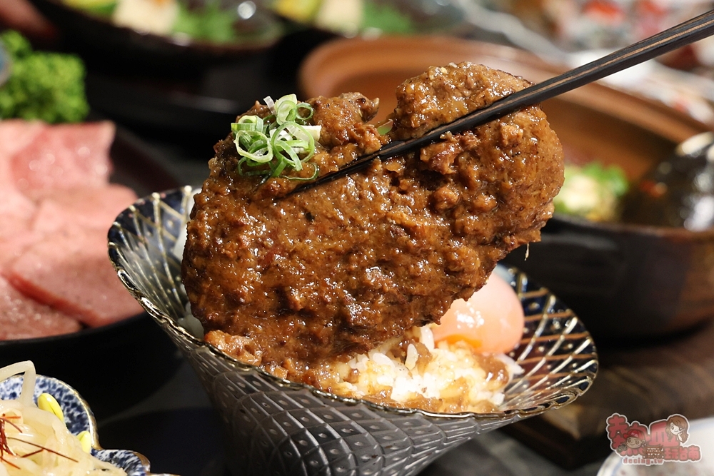 【台南美食】燒肉擔當:台南高級日式燒肉專賣,滷肉飯竟然能吃到超大塊和牛,創意質感燒肉新吃法,還有桌邊代烤服務~