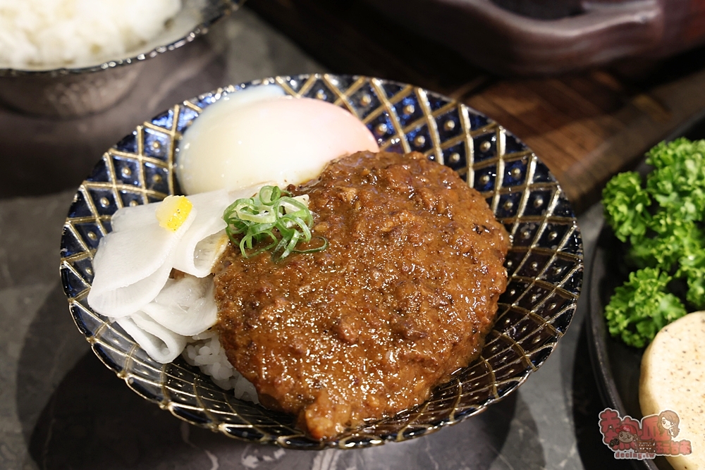 【台南美食】燒肉擔當:台南高級日式燒肉專賣,滷肉飯竟然能吃到超大塊和牛,創意質感燒肉新吃法,還有桌邊代烤服務~