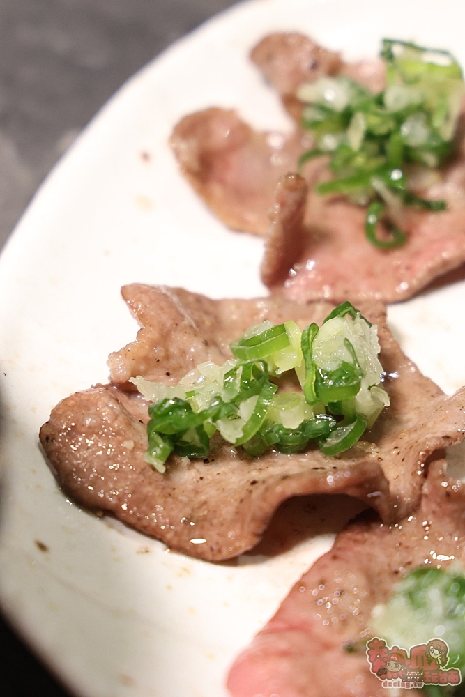 【台南美食】燒肉擔當:台南高級日式燒肉專賣,滷肉飯竟然能吃到超大塊和牛,創意質感燒肉新吃法,還有桌邊代烤服務~