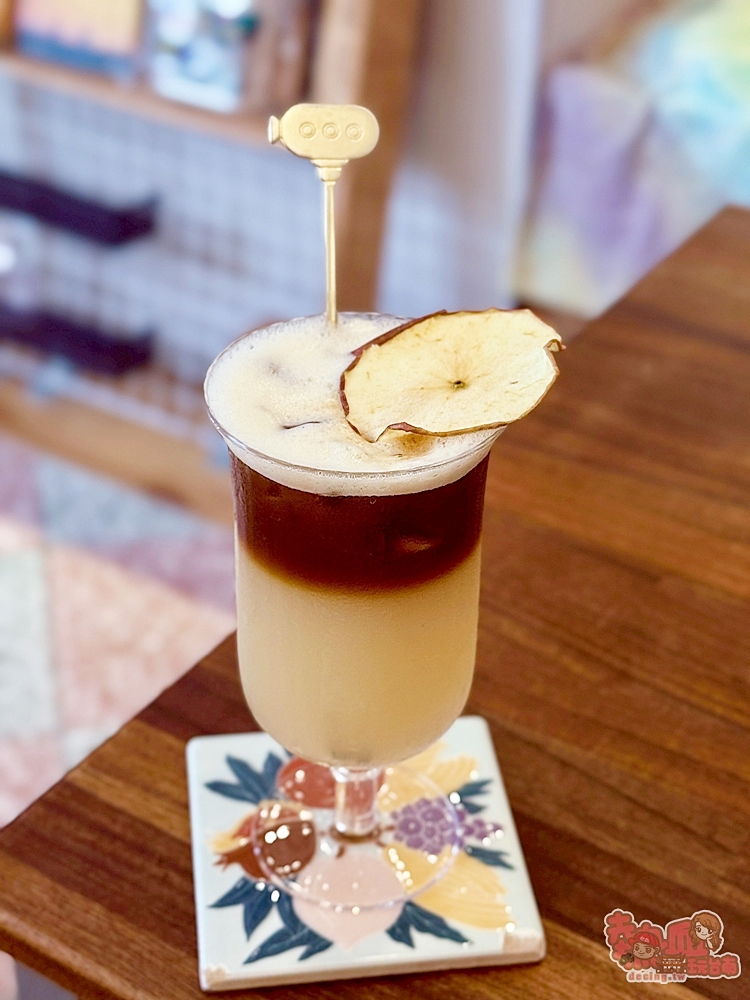 【台南美食】老爹蔬食X拾叁珈琲:這間店很台,一早就能吃到蔬食大腸包小腸,佐以一杯好喝咖啡,台南少見的特別組合~