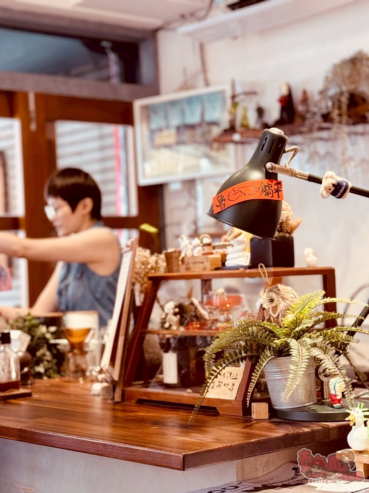 【台南美食】老爹蔬食X拾叁珈琲:這間店很台,一早就能吃到蔬食大腸包小腸,佐以一杯好喝咖啡,台南少見的特別組合~