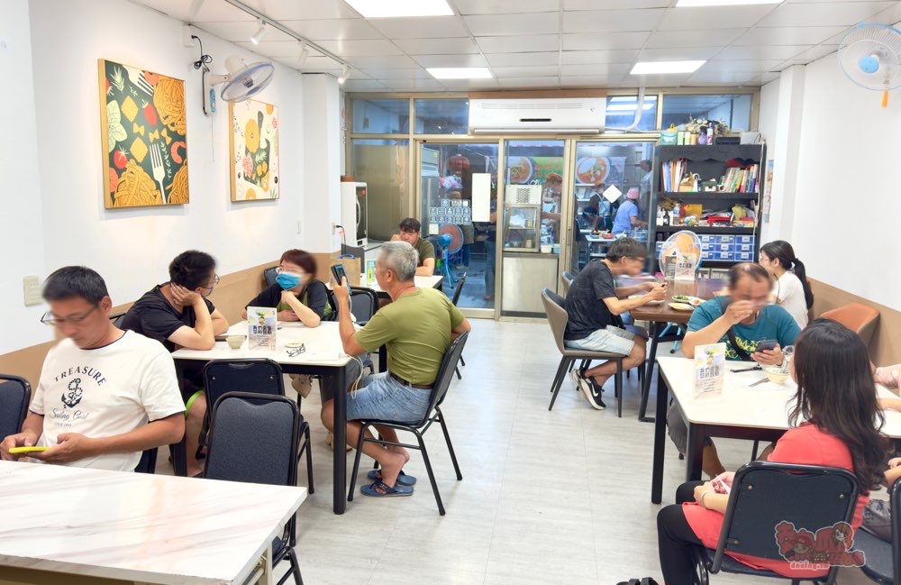 【台南美食】御珍璽神炒手:永明街人氣美食,熱炒店的異國咖哩飯,內用還有親子友善遊戲室~