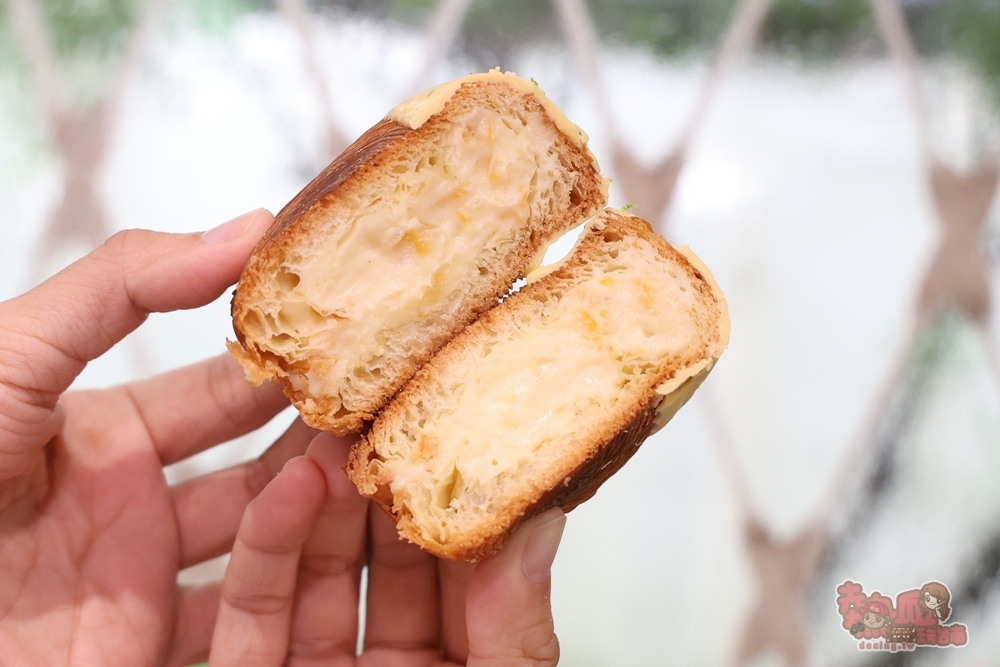 【台南甜點】獻烘焙:藏身於日式洋房裡的可頌甜點屋,帶來前所未有的酥香體驗,層層捲起的千層酥,一口就讓人愛上