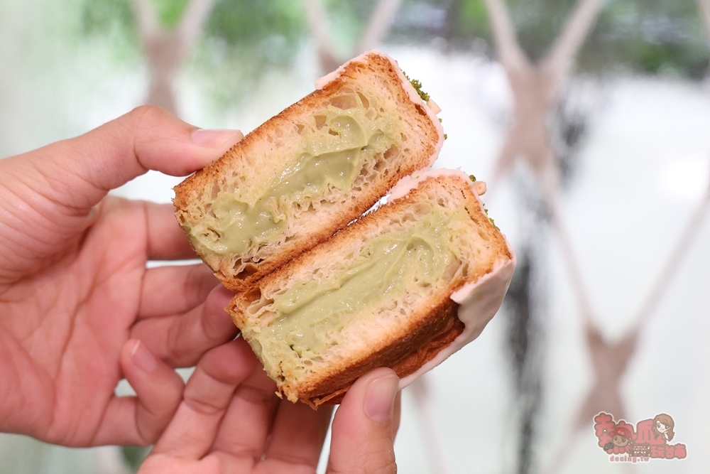 【台南甜點】獻烘焙:藏身於日式洋房裡的可頌甜點屋,帶來前所未有的酥香體驗,層層捲起的千層酥,一口就讓人愛上