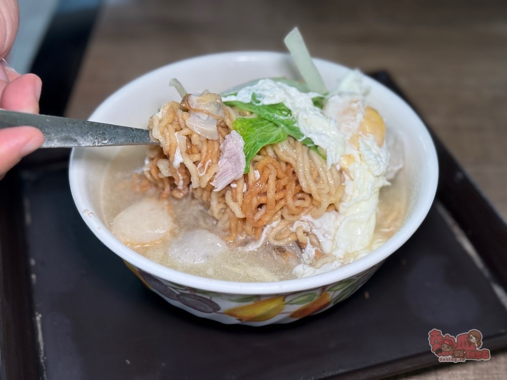 【麻豆美食】麻豆超人氣排隊銅板美食，搬遷後人氣更旺：林媽媽鍋燒意麵