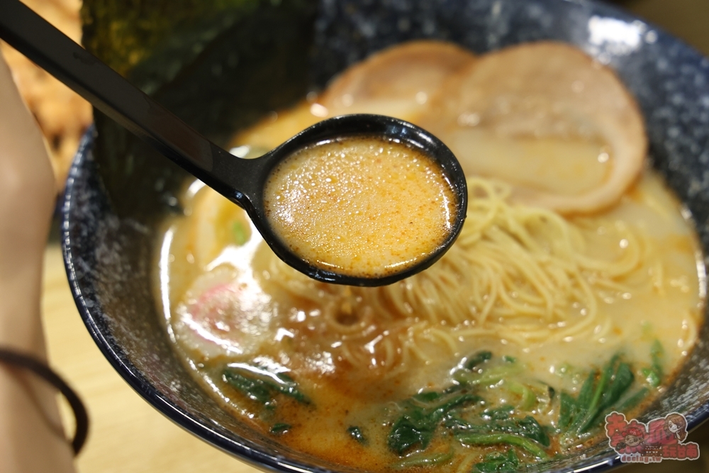 【台南美食】豬豬の拉麵屋:只要花百元就能吃到一碗拉麵,超推青花椒口味,微微的辣感超級開胃~