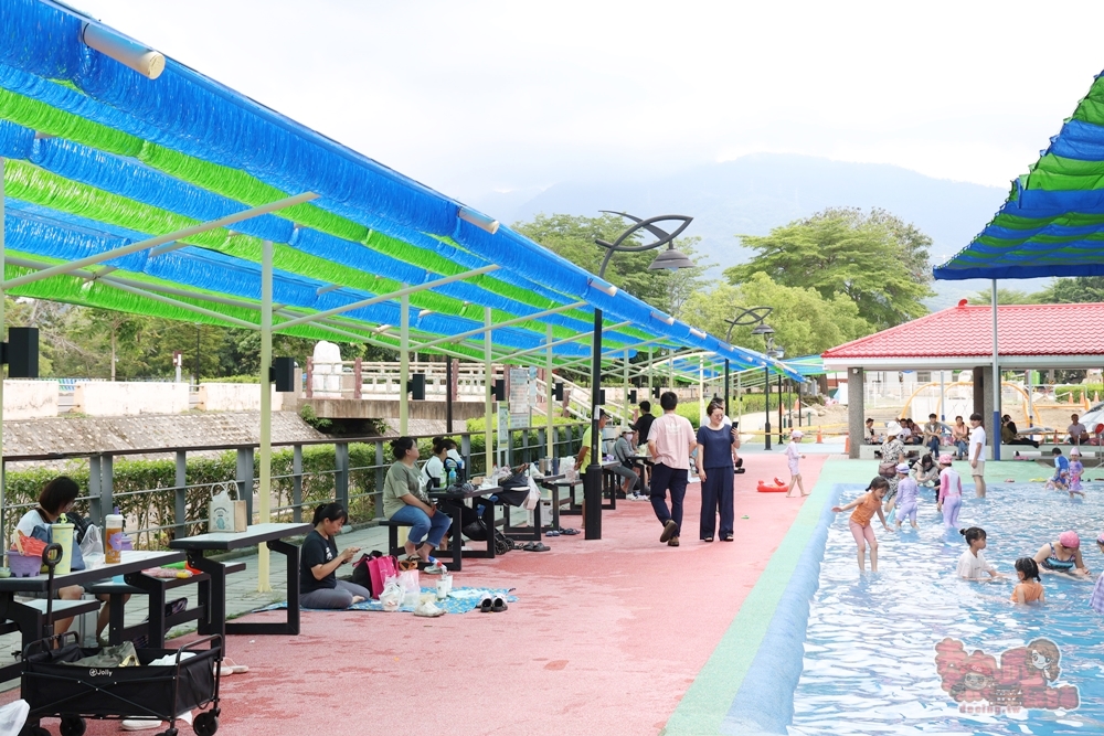【嘉義玩水】嘉義竹崎親水公園:嘉義2025最強玩水景點,免費兒童戲水區,附設遮陽休息空間和盥洗室~