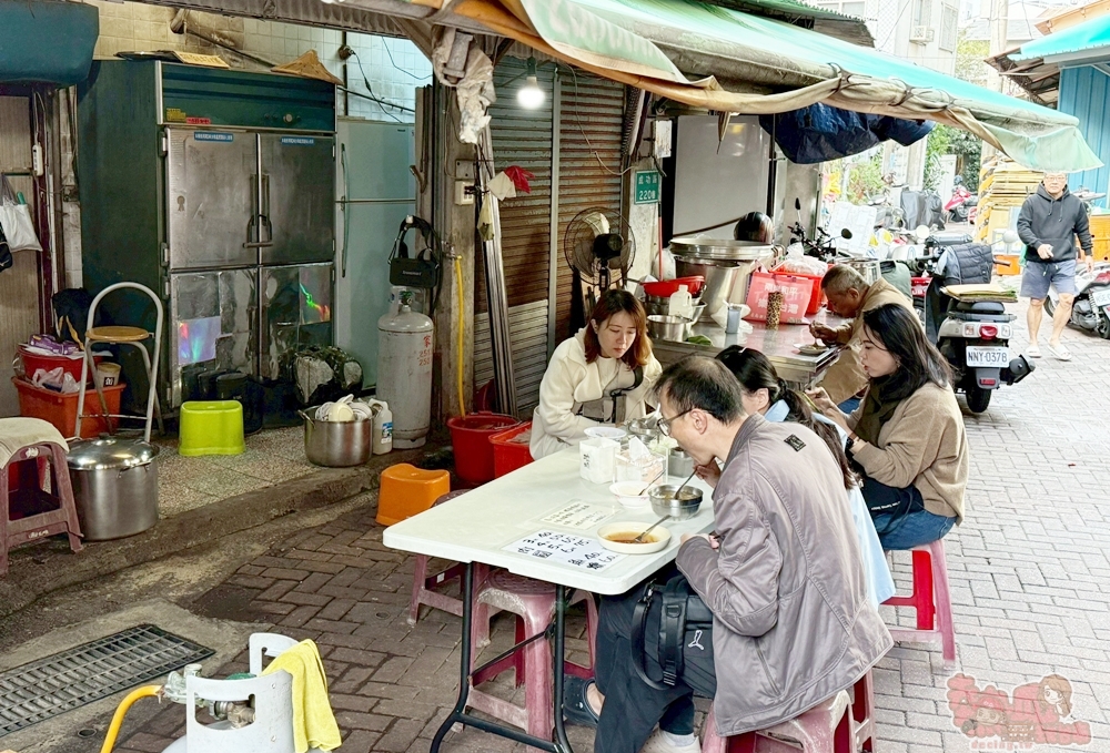 【台南美食】彩鳳肉圓:鴨母寮隱藏版肉圓,台南我最愛的肉圓店之一,配上一碗旗魚羹,就是標準台南味早餐~