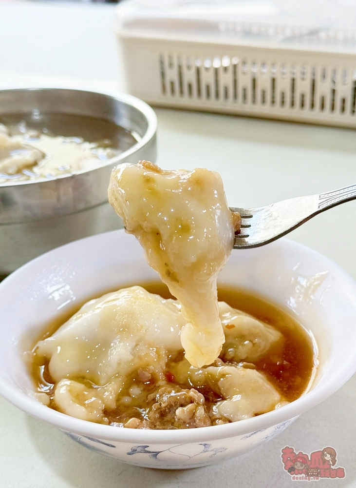 【台南美食】彩鳳肉圓:鴨母寮隱藏版肉圓,台南我最愛的肉圓店之一,配上一碗旗魚羹,就是標準台南味早餐~