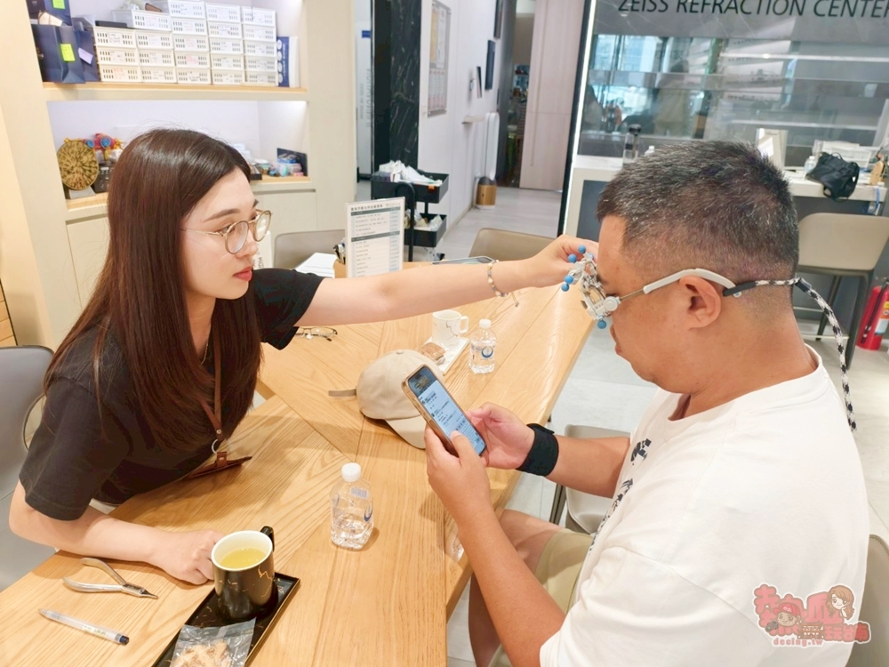 【台南眼鏡行】明格眼鏡店：老花到多焦，專業選擇讓你一眼搞定！