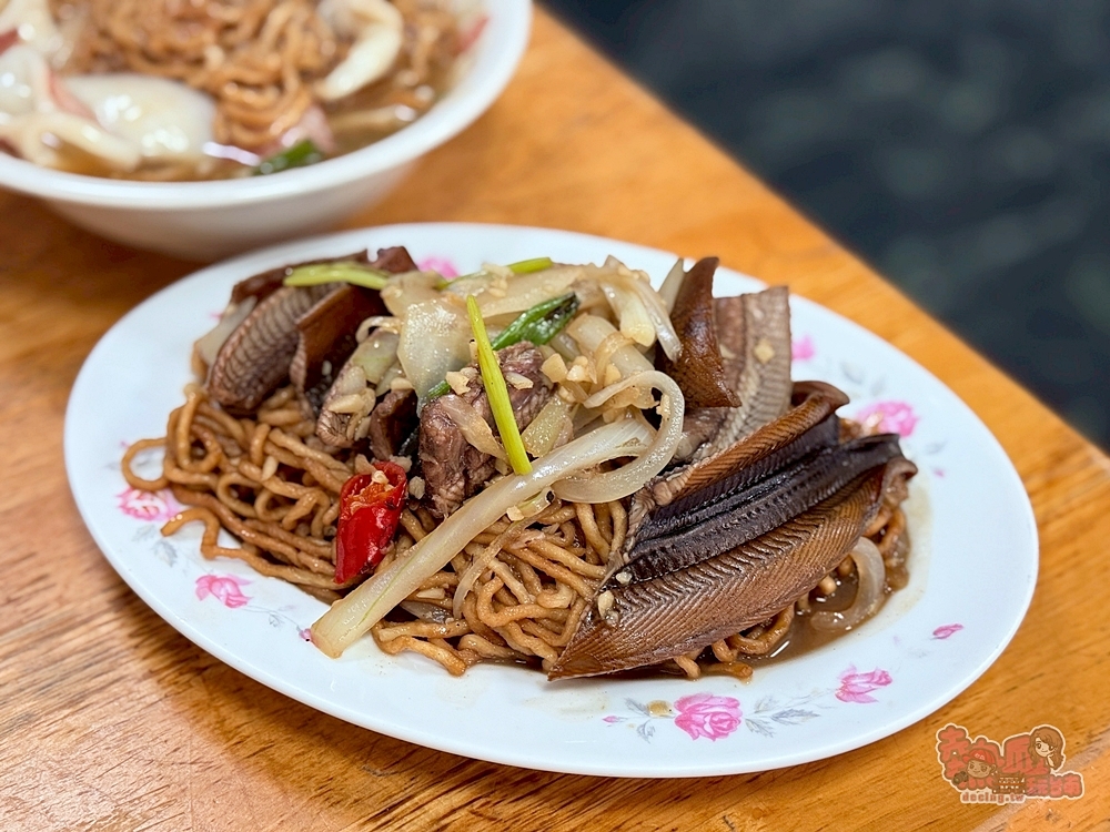 【台南美食】尺二鱔魚意麵:永康隱藏版鱔魚意麵!鱔魚,花枝分量驚人,堪稱台南最佛鱔魚意麵~