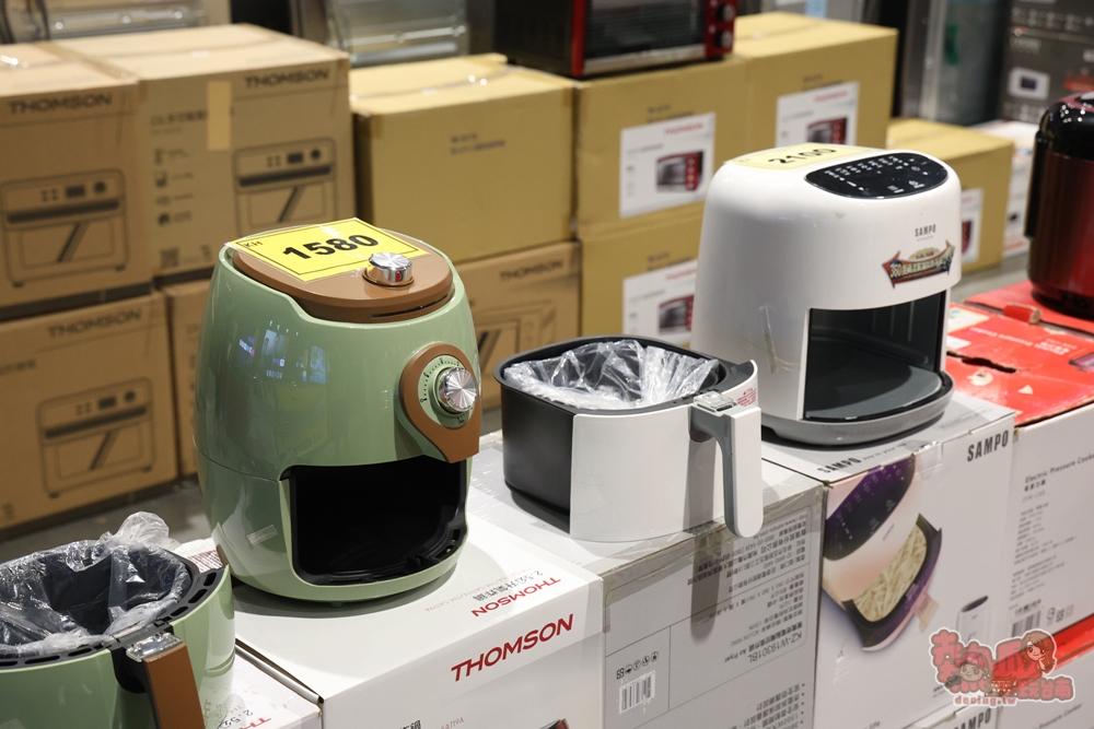 【台南特賣】台灣廠拍:tokuyo 按摩椅限量 4 折出清！品牌運動鞋第二件只要 10 元，超多涼感衣、各國人氣零食通通下殺~