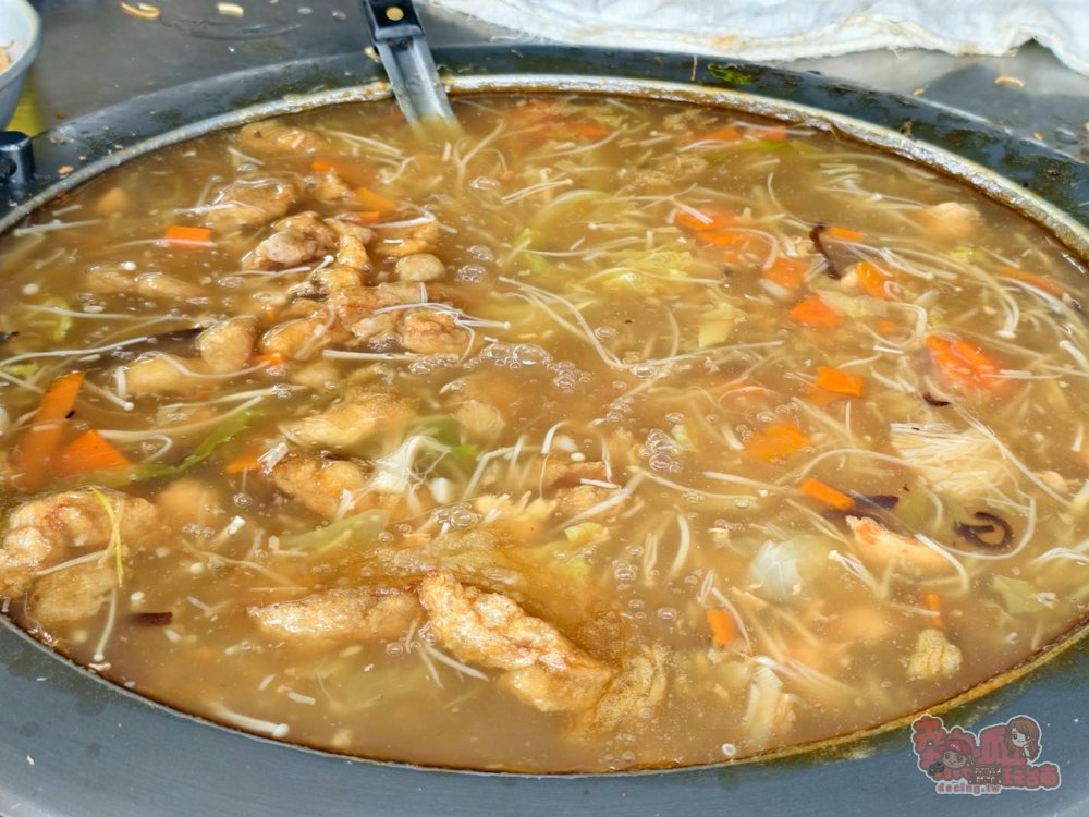 【台南素食】阿龍素食:永康大灣素食推這間,在地人的愛店,必點每日限量米糕,炒米粉也超好吃~