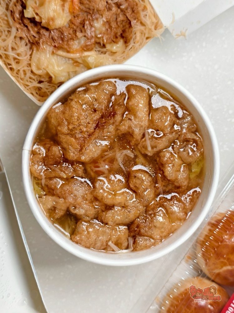 【台南素食】阿龍素食:永康大灣素食推這間,在地人的愛店,必點每日限量米糕,炒米粉也超好吃~