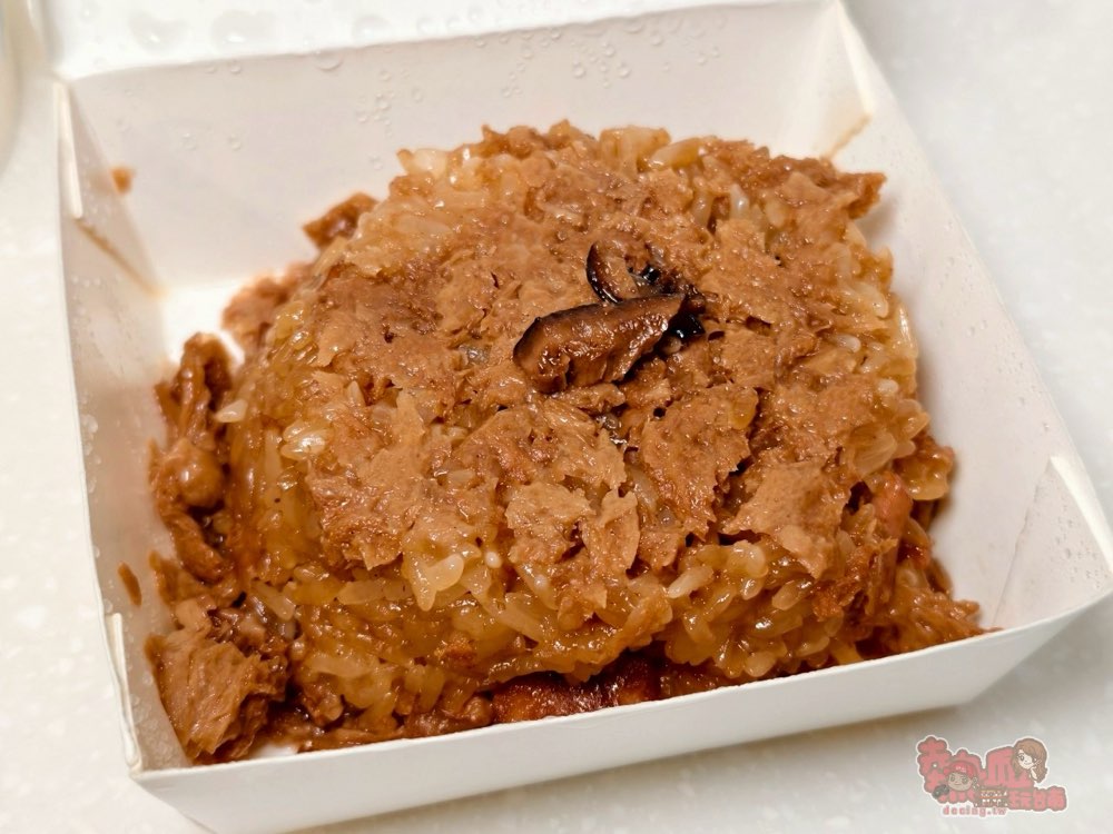 【台南素食】阿龍素食:永康大灣素食推這間,在地人的愛店,必點每日限量米糕,炒米粉也超好吃~