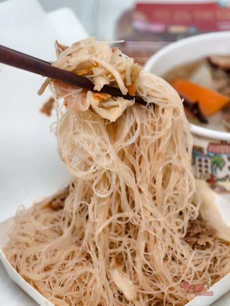 【台南素食】阿龍素食:永康大灣素食推這間,在地人的愛店,必點每日限量米糕,炒米粉也超好吃~