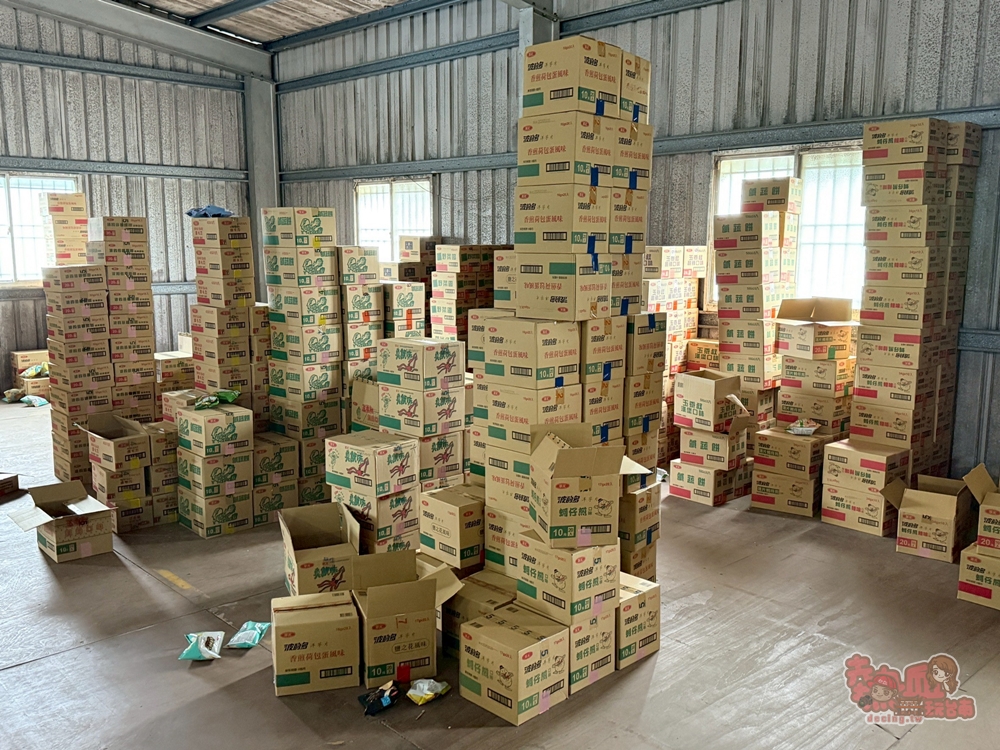 【台南批發】永芳行:隱身在田邊的零食批發行,佔地上百坪,藏著滿滿童年回憶~