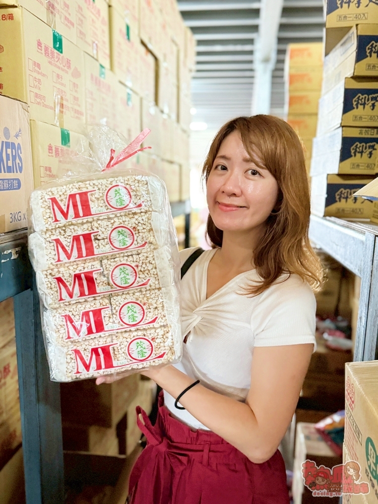 【台南批發】永芳行:隱身在田邊的零食批發行,佔地上百坪,藏著滿滿童年回憶~