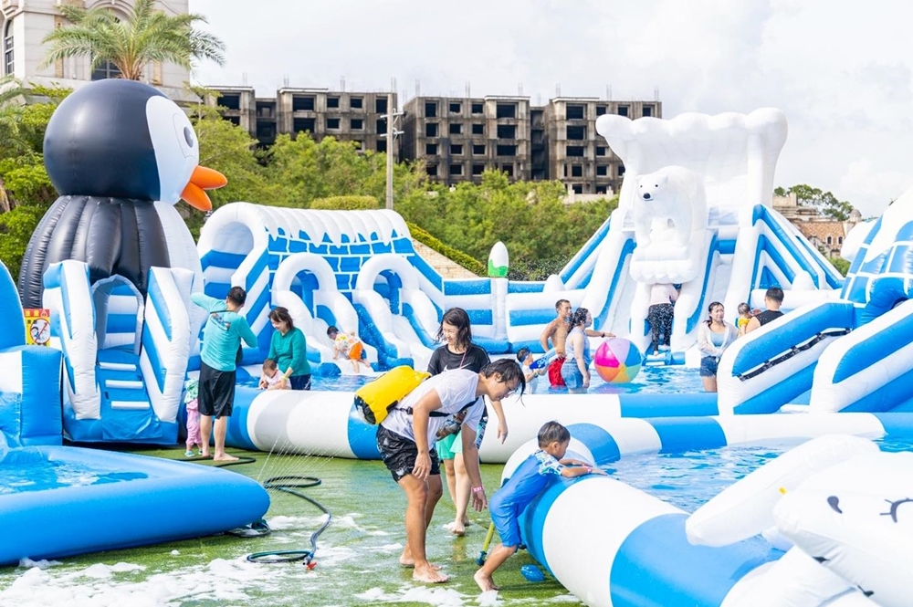 【高雄旅遊】高雄義大世界:極地氣墊水樂園+全台唯一水戰樂園都在高雄,這個暑假一定要來玩~