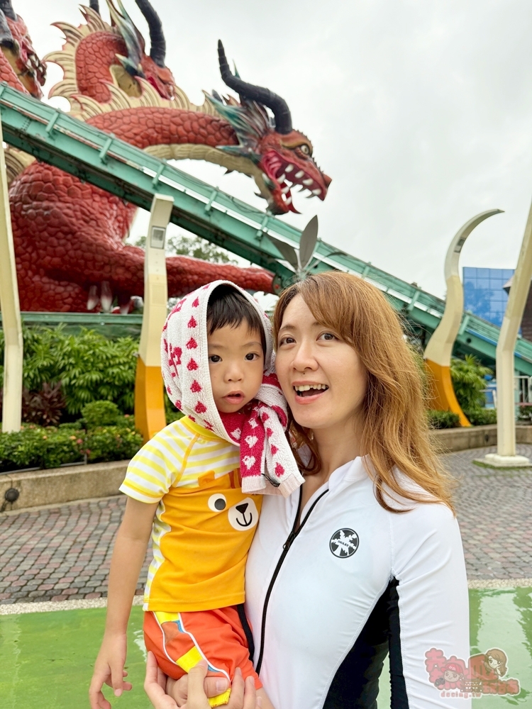 【高雄旅遊】高雄義大世界:極地氣墊水樂園+全台唯一水戰樂園都在高雄,這個暑假一定要來玩~