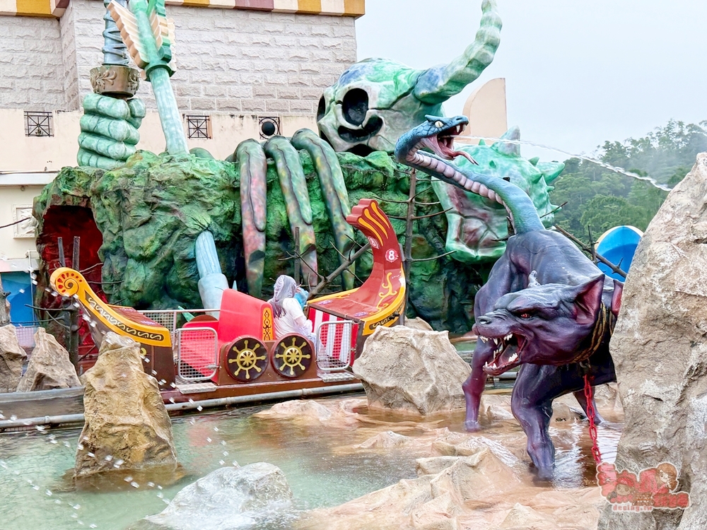 【高雄旅遊】高雄義大世界:極地氣墊水樂園+全台唯一水戰樂園都在高雄,這個暑假一定要來玩~