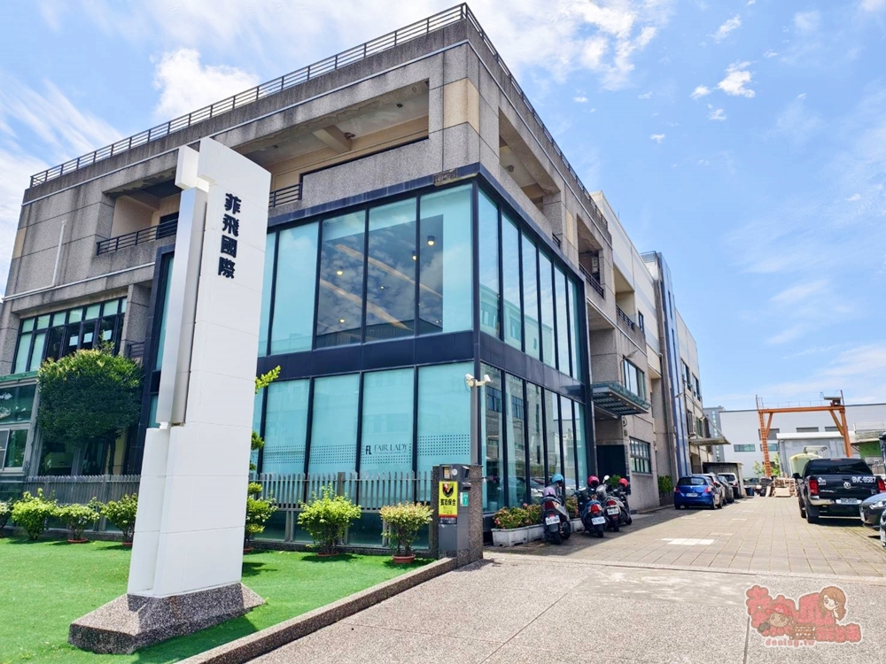 【台南特賣】工業七路7號廠拍：萬件女鞋下殺一折廠拍價，各式專櫃男/女鞋、兒童鞋款，最低只要99買回家~