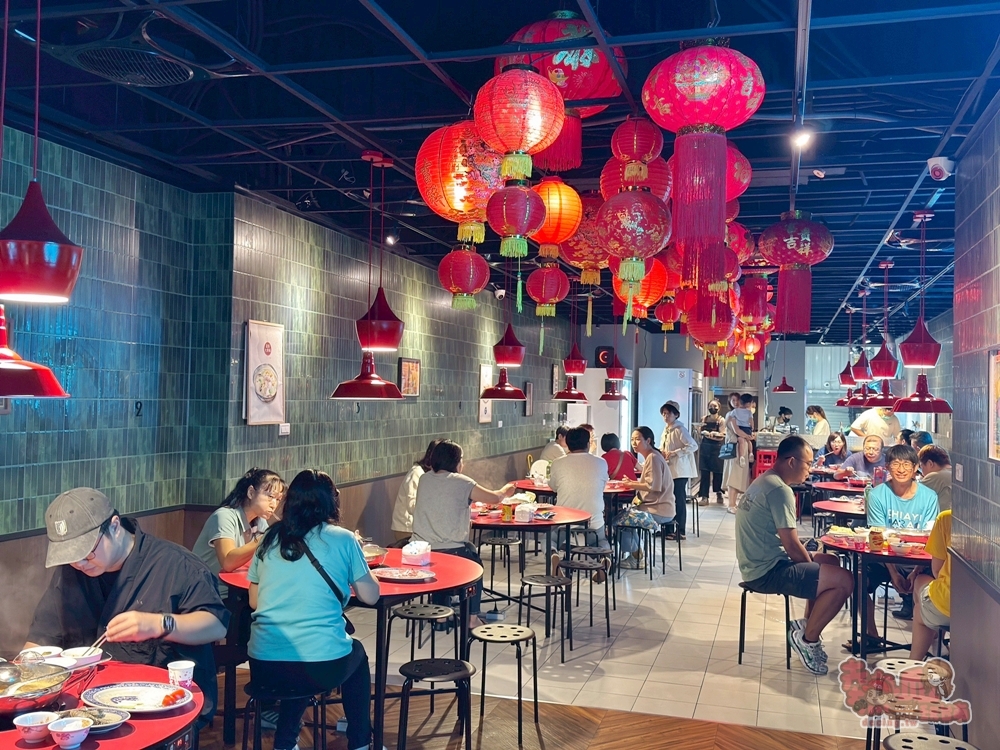 【台南火鍋】萬吉火鍋:台式老派辦桌氛圍火鍋店,現點現切溫體牛/豬,吃過一定會回訪的台南火鍋~