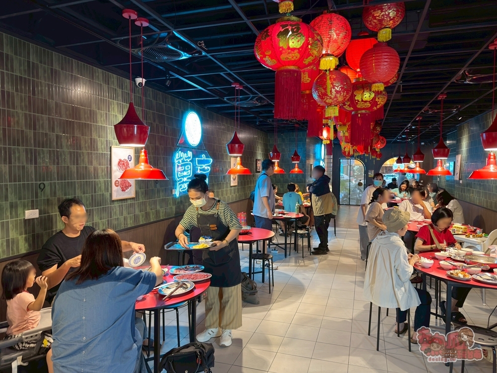 【台南火鍋】萬吉火鍋:台式老派辦桌氛圍火鍋店,現點現切溫體牛/豬,吃過一定會回訪的台南火鍋~