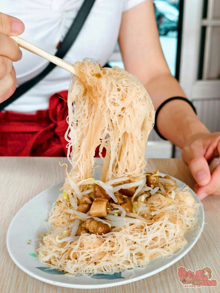 【台南美食】灣裡無名豬血湯/炒米粉:灣裡在地人的愛店,大推豬血綜合湯配炒米粉~