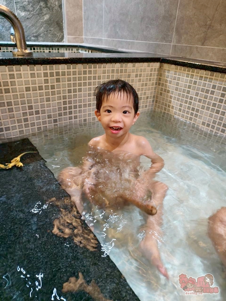 【新北住宿】大板根森林溫泉酒店:沉浸式的恐龍世界,爽泡觀景溫泉,親子渡假天堂,一站全搞定~