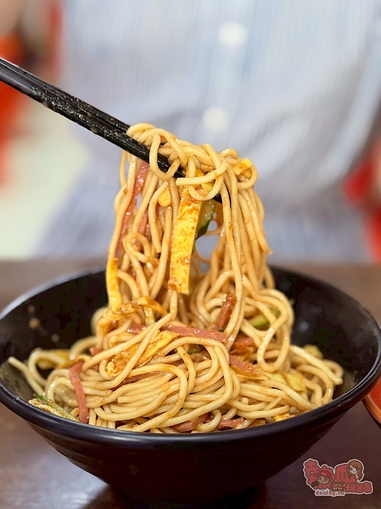 【台南美食】陳媽媽汕頭意麵涼麵:在地人不想說的秘密,超好吃涼麵,香濃口感清爽又開胃,吃完會想念~
