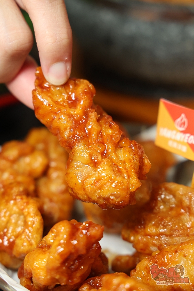 【台南美食】Bonchon Chicken 本村韓食炸雞:南部首間店,被譽為紐約最好吃炸雞在台南,炸雞香脆多汁,冷掉也好吃,吃完直接外帶一份