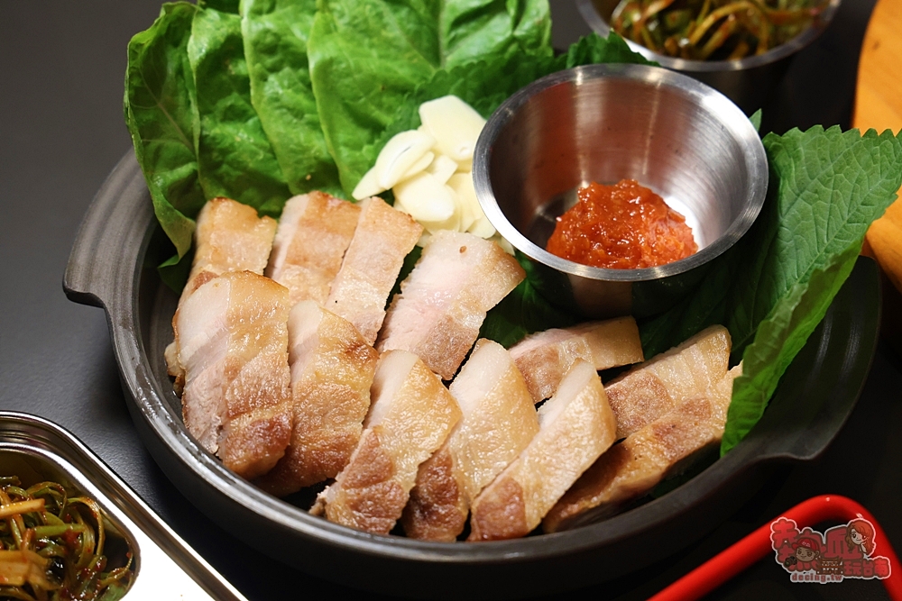 【台南美食】Bonchon Chicken 本村韓食炸雞:南部首間店,被譽為紐約最好吃炸雞在台南,炸雞香脆多汁,冷掉也好吃,吃完直接外帶一份