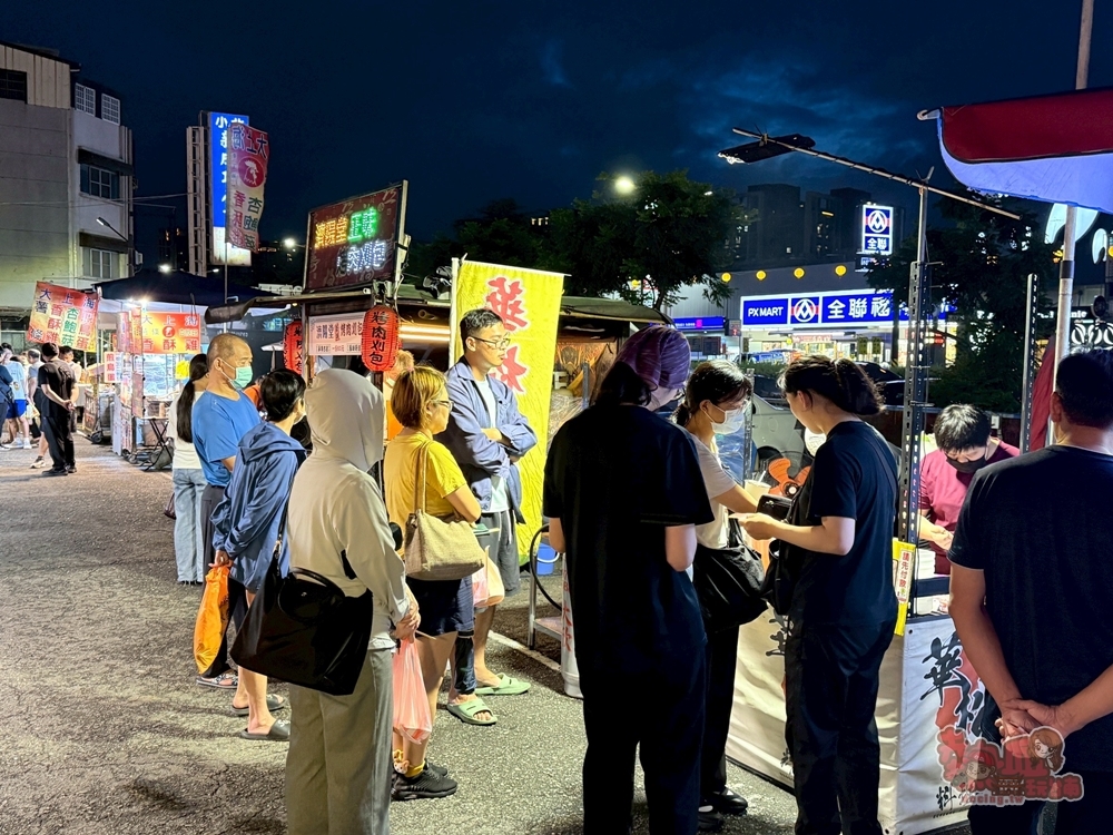 【台南夜市】小北新成功夜市:每週二五限定營業,有免費停車場,排隊必吃美食有這幾家~
