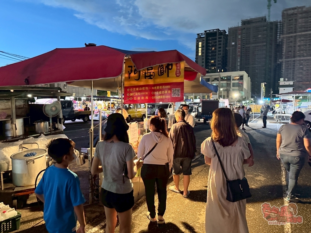 【台南夜市】小北新成功夜市:每週二五限定營業,有免費停車場,排隊必吃美食有這幾家~