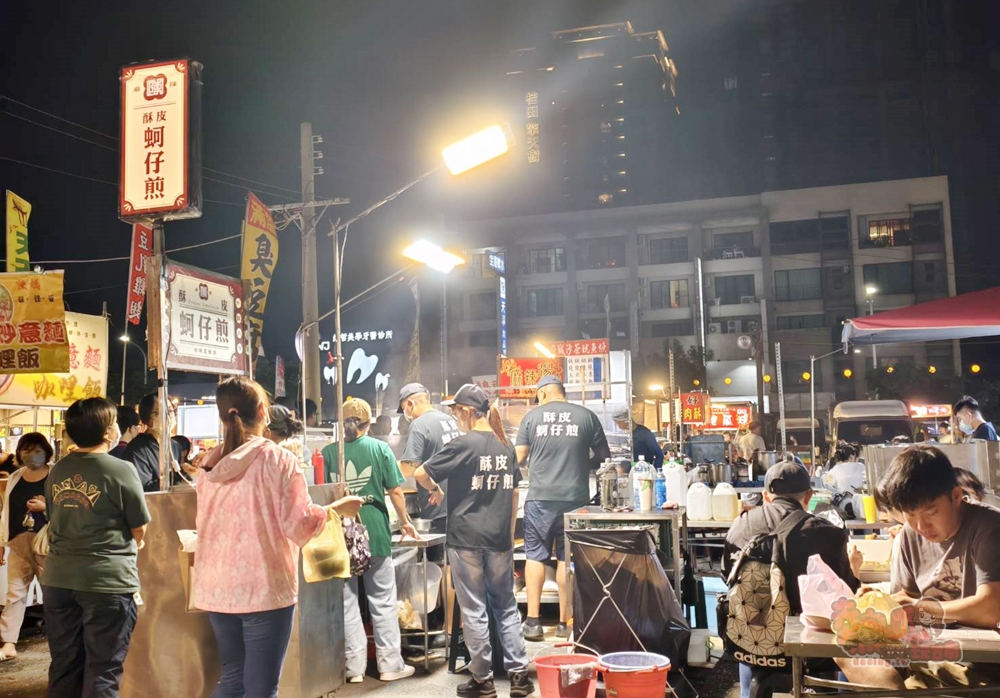 【台南夜市】廟口酥皮蚵仔煎:台南超脆皮蚵仔煎,顛覆傳統蚵仔煎吃法,獨門醬汁是關鍵~