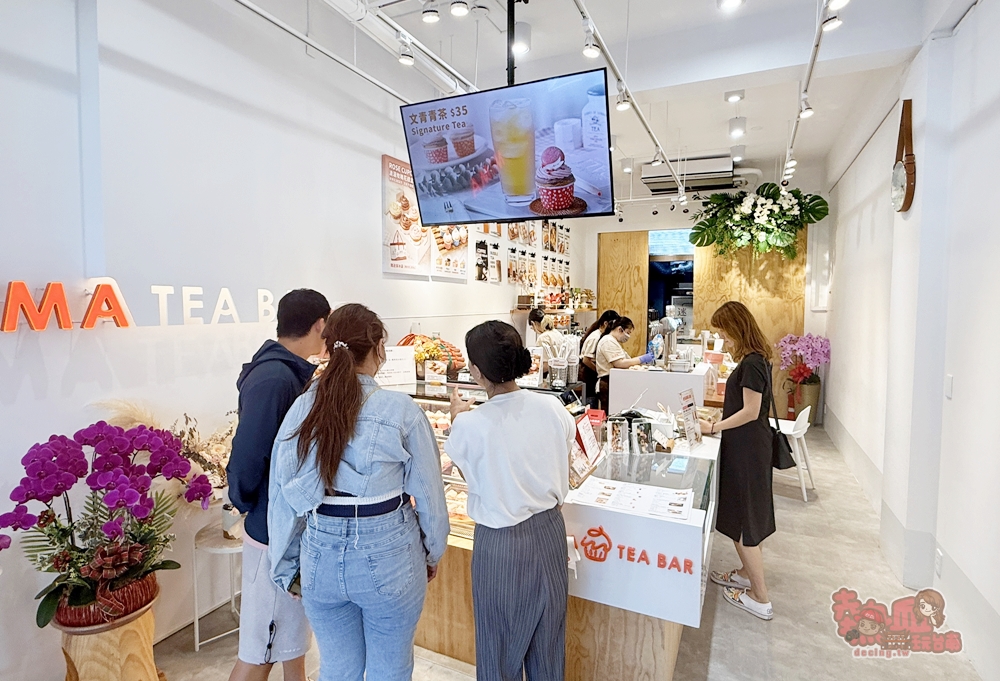 【台南美食】迷馬TEA BAR 茶飲·杯子蛋糕:生乳捲口感的杯子蛋糕,鬆軟又綿密,生日派對/野餐帶出場太有面子~ 【台南美食】迷馬TEA BAR 茶飲·杯子蛋糕:生乳捲口感的杯子蛋糕,鬆軟又綿密,生日派對/野餐帶出場太有面子~